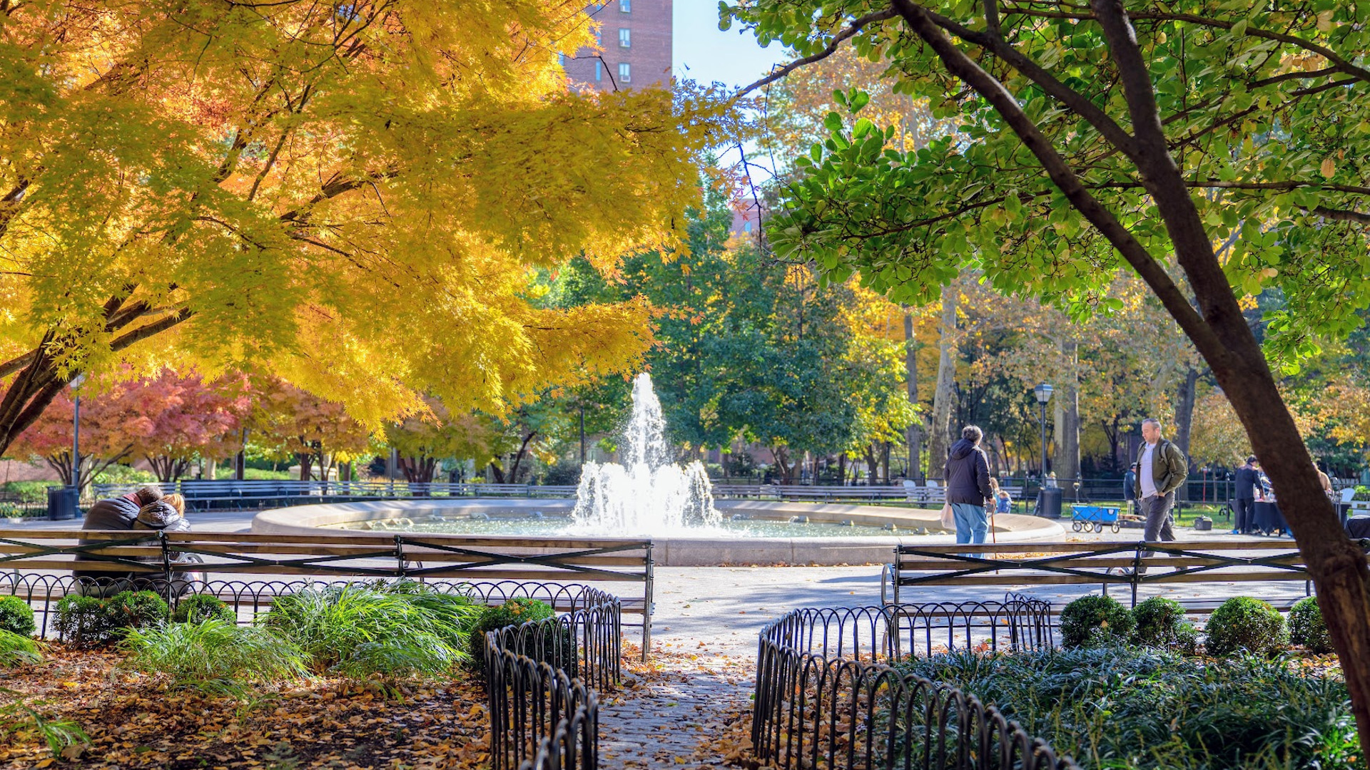 fountain in fall (1)